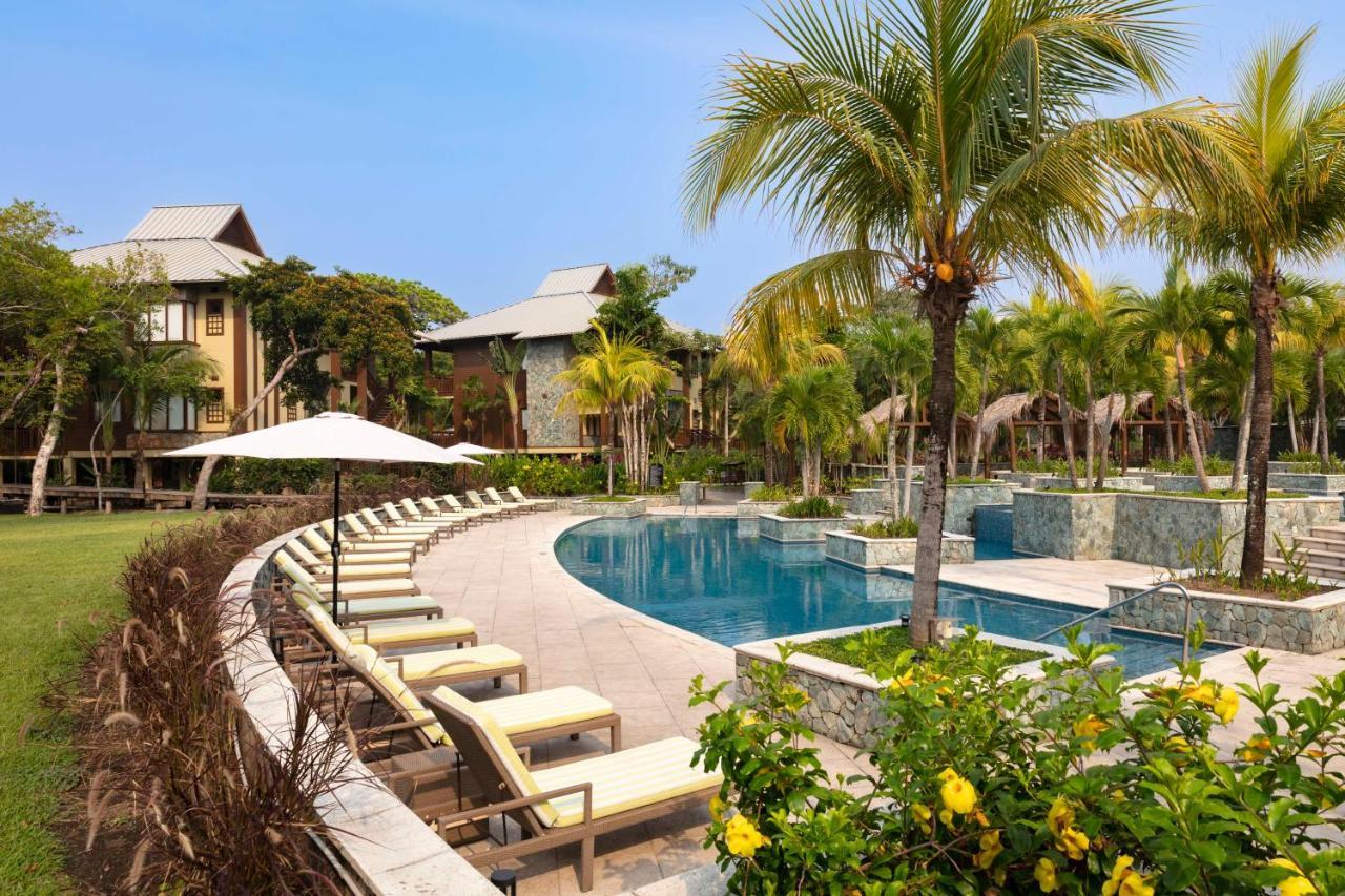 Indura Beach & Golf Resort Curio Collection By Hilton Tela Dış mekan fotoğraf