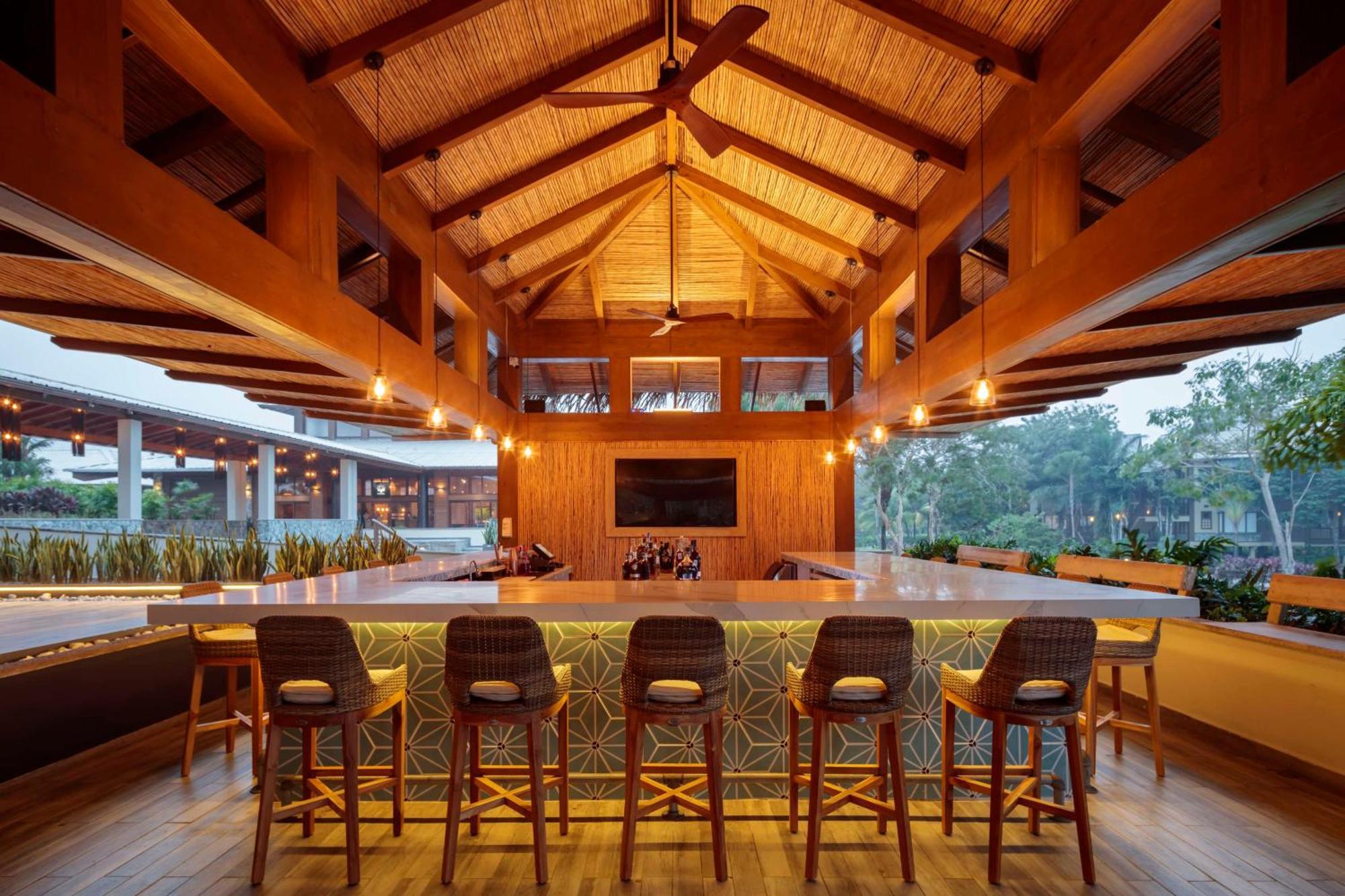 Indura Beach & Golf Resort Curio Collection By Hilton Tela Dış mekan fotoğraf